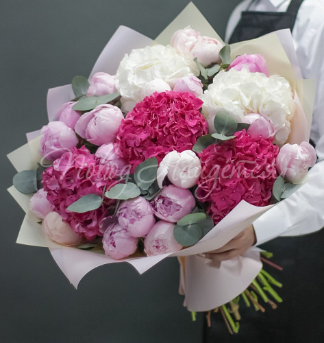 Букет с ПИОНАМИ Прада
