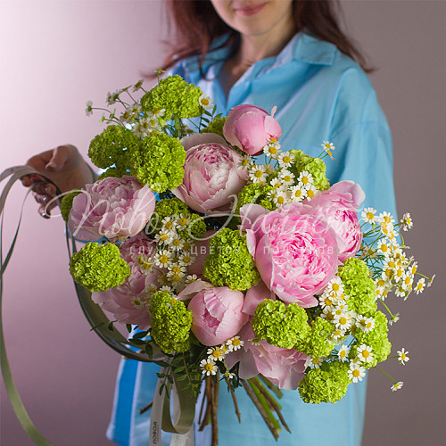 ЛЕТО В утреннем саду