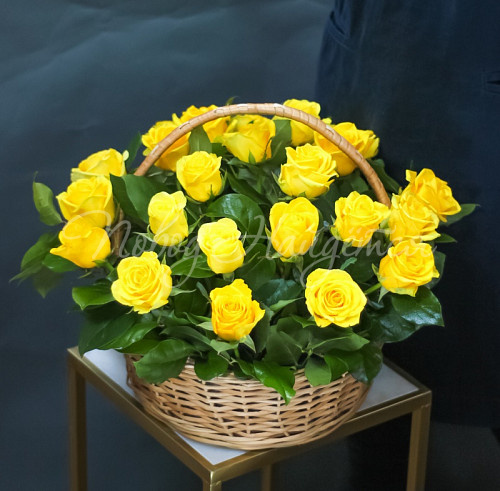 Розы в корзинах Солнышко
