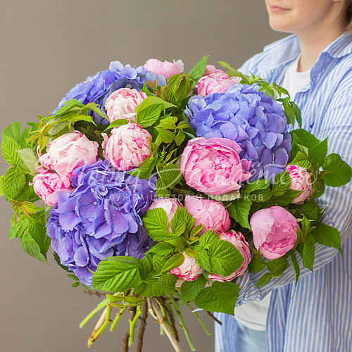 Дизайнерские букеты Садовая поляна